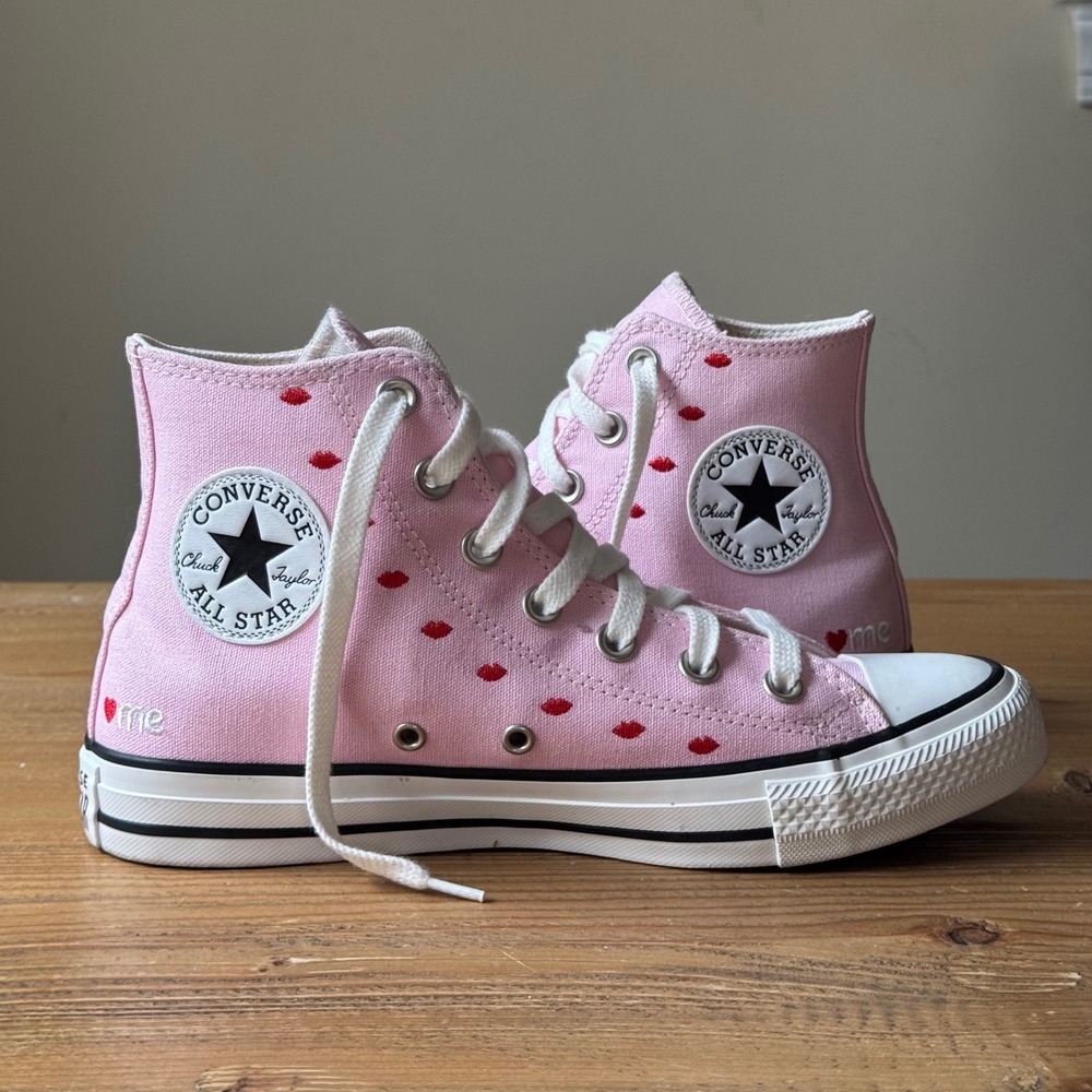 Converse Chuck Taylor All Star High Embroidered Hearts Cherry Blossom Womens 8